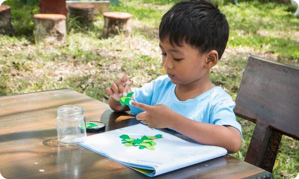 Little Kids Do Art in a Green Park